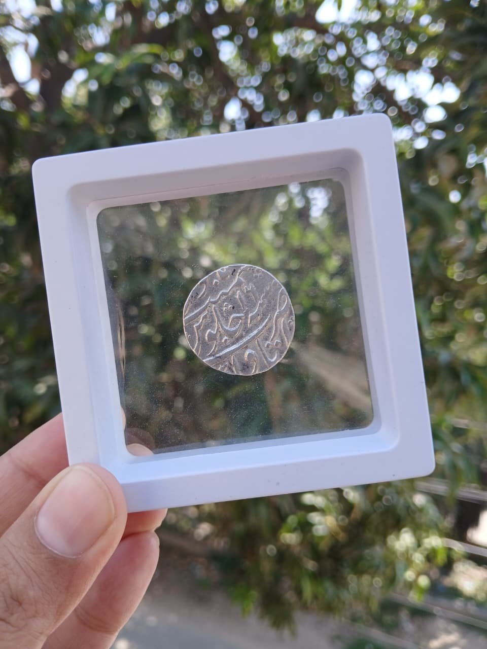 Rare Antique Mughal Silver Coin with Elegant Persian Calligraphy – Double-Sided Historical Piece